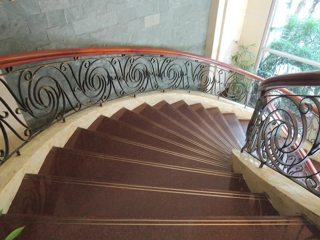 Hung Thanh Hotel Ho Chi Minh City 2*,